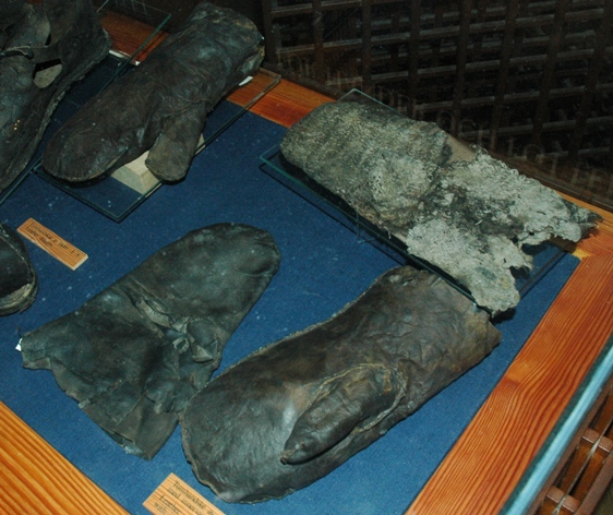 Sweden_Vasa_1628_gloves_2.jpg